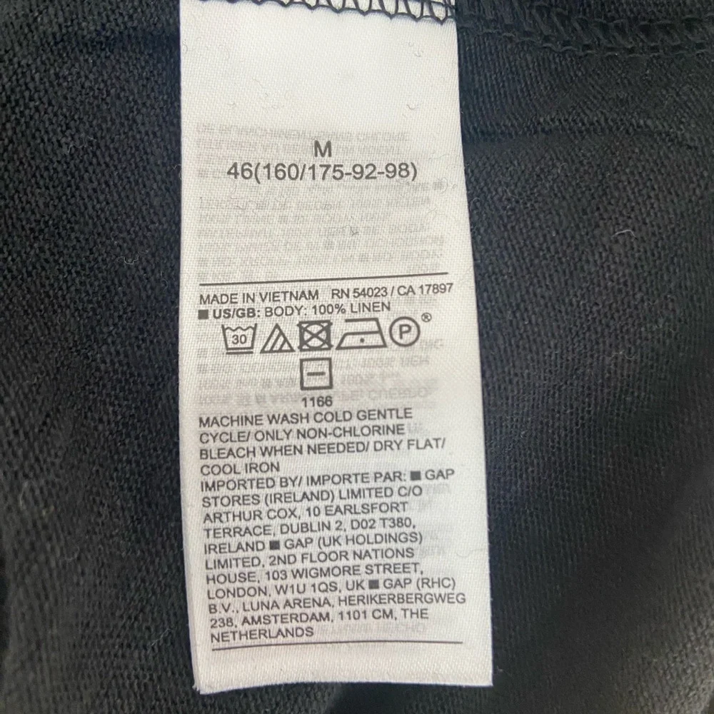 Banana Republic Black Short Sleeve Tee